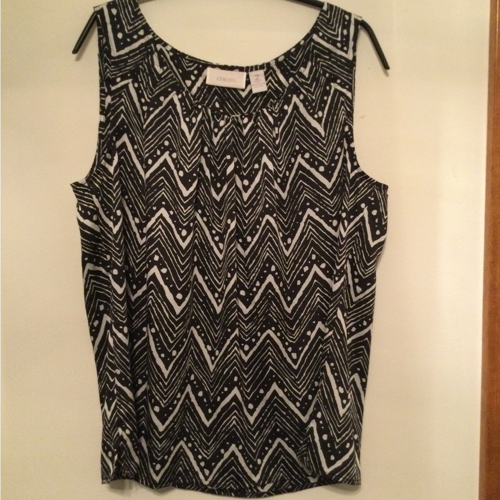 NWT Black & White Zigzag Sleeveless Top - Size L